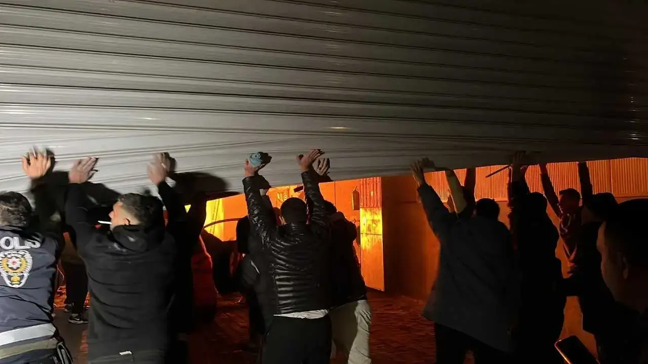 Hatay Sanayi Sitesi’nde 9 İş Yeri Yandı: “17 Yıllık Emeğimiz Gitti” 2